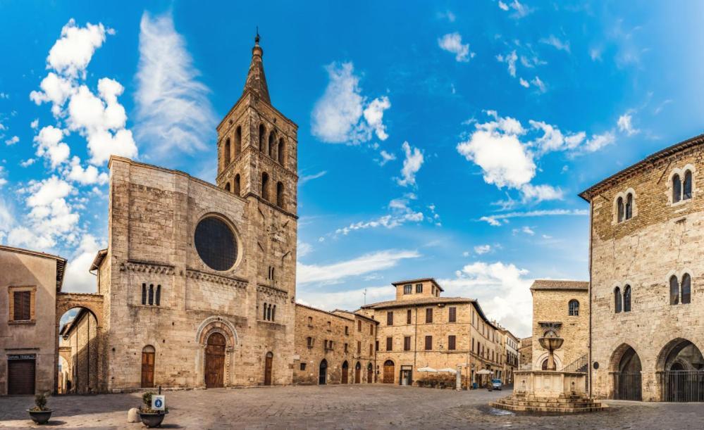 Alloggio Flaminia Con Parcheggio Di Proprieta! Bevagna Luaran gambar