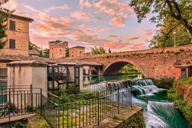 Alloggio Flaminia Con Parcheggio Di Proprieta! Bevagna Luaran gambar